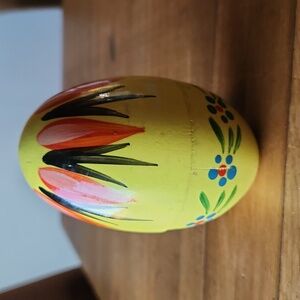 Matryoshka Nesting Egg Handpainted/crafted 4" Solid Wood EUC